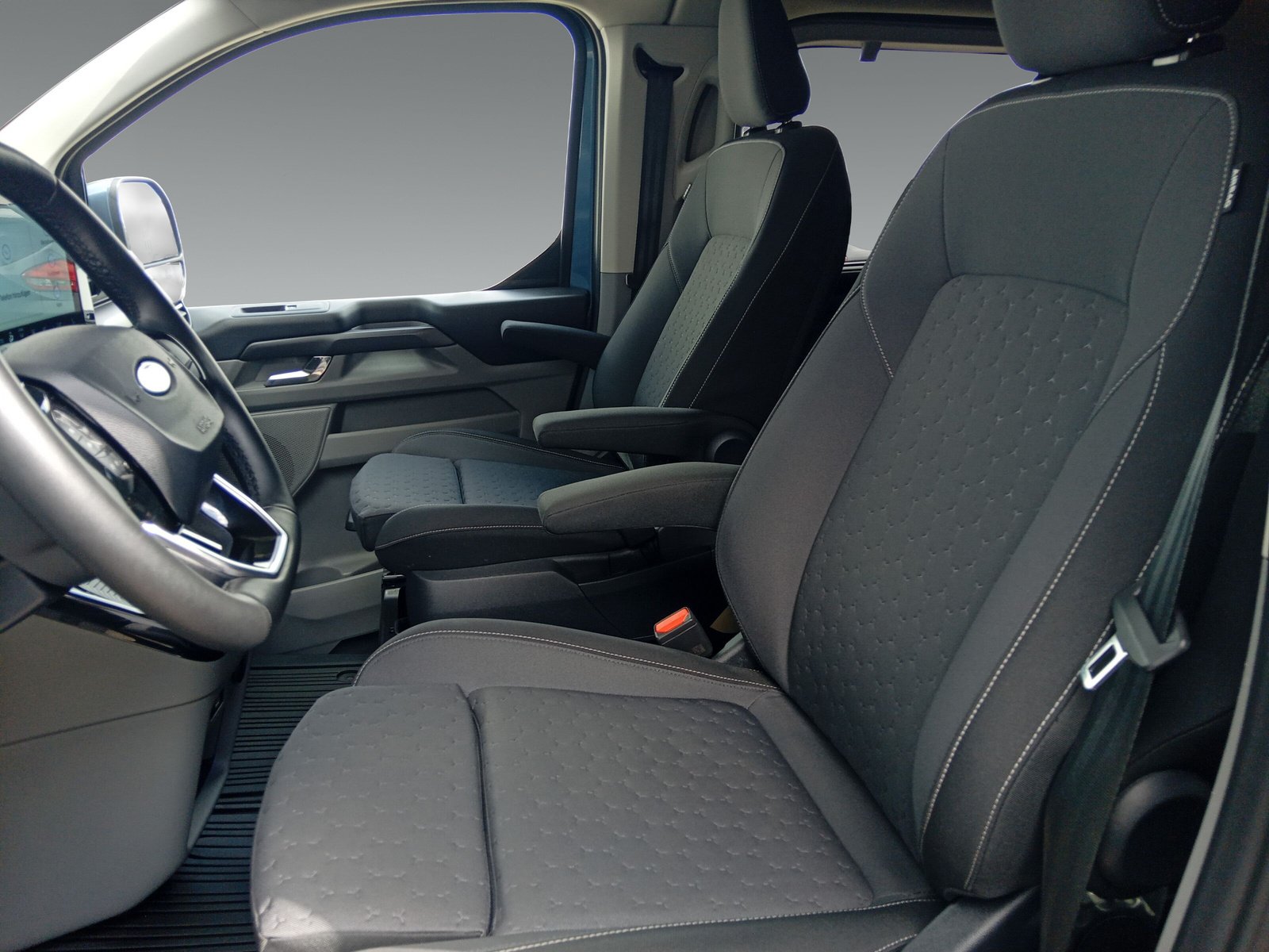 Ford Tourneo Custom 2.0 EcoBlue 320 L2 Titanium FWD 2.0 EcoBlue EU6e FWD 320 L2 Titanium